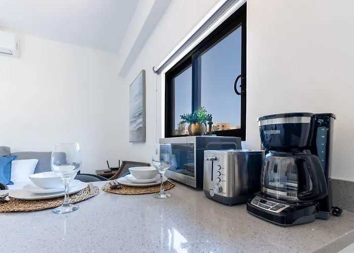 Downtown Cabo Gem King Bed Walk Everywhere Apartment *