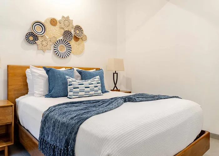 Downtown Cabo Gem King Bed Walk Everywhere Apartment *